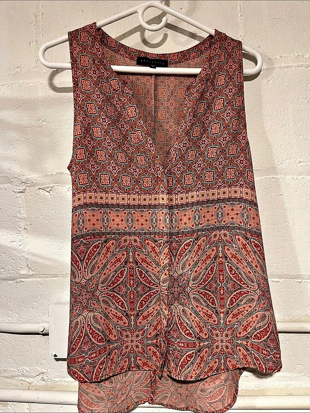 Sanctuary Printed Sleeveless Blouse in Orange & Blue Like New